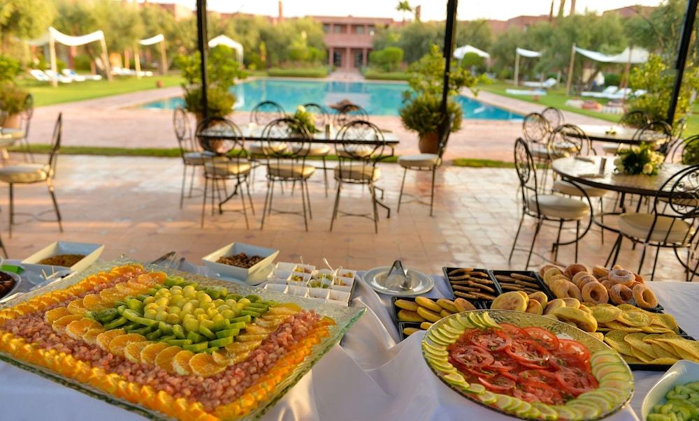 Les Jardins De Zyriab Bed & Breakfast Ait Hamid Bagian luar foto